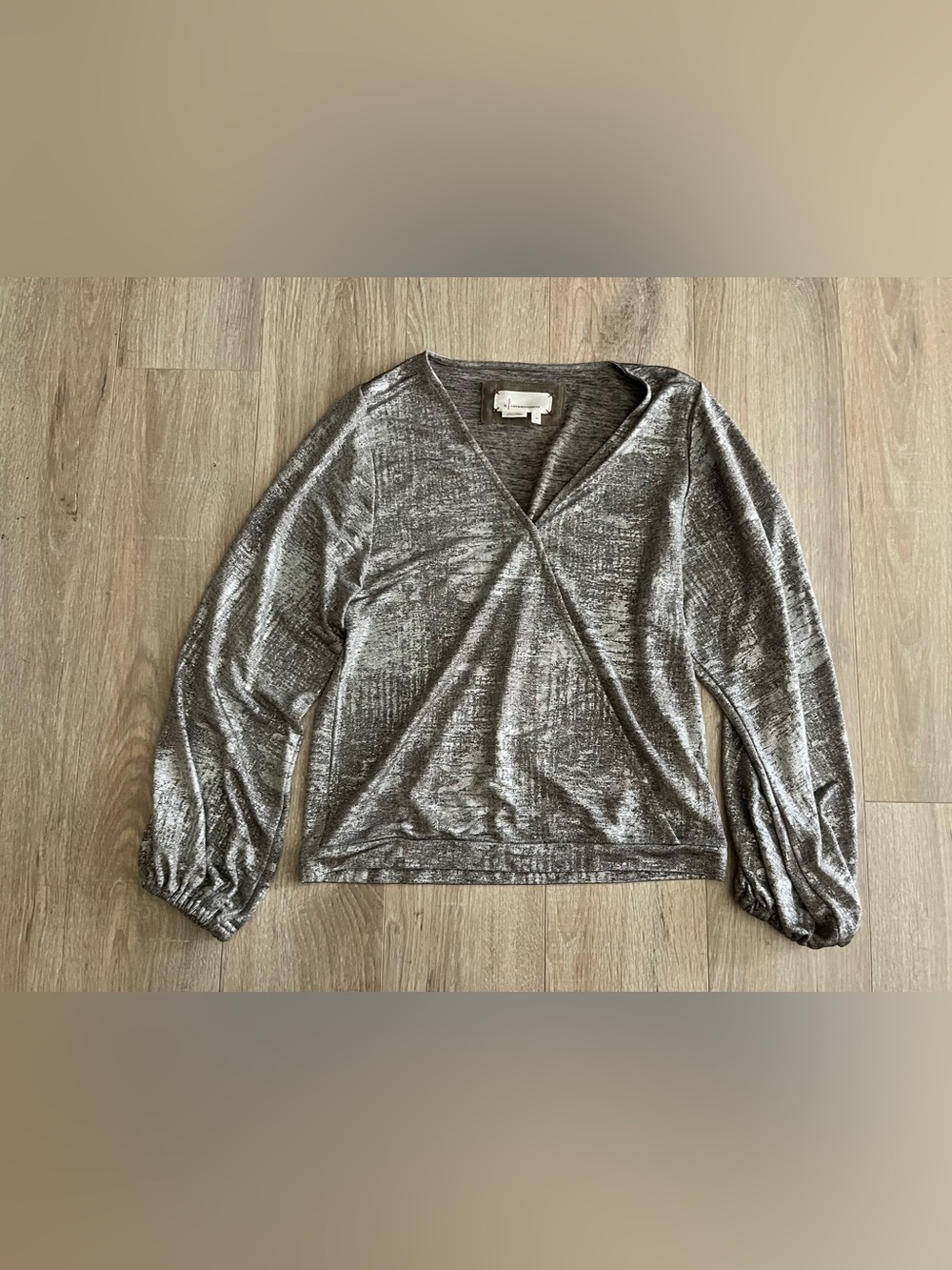 Anthropologie Carys Silver Metallic Dolman Top - Size XS - Picture 2 of 7